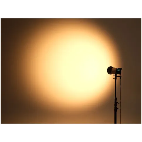 Nanlite-FC-120C-LED-RGBW-Spot-Light_3.jpg