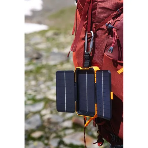 Xtorm-Powerbank-Solar-10000mAh-Rugged_9.jpg