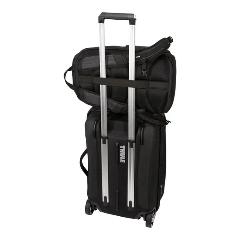 thule-tecb-120-enroute-medium-dslr-23-liter-backpack-zwart-voorbeeld-2.jpg