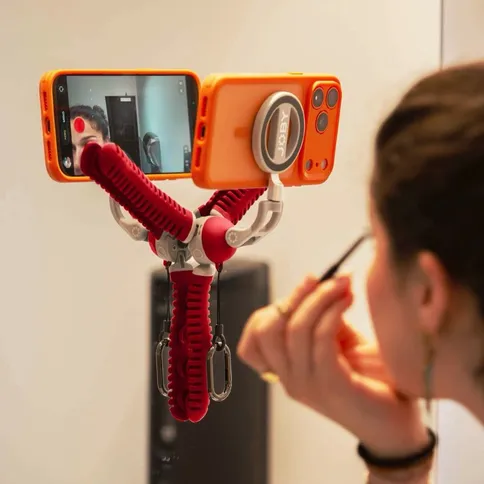 Joby-PodZilla-Octopus-Suction-Cup-Flexible-Tripod-PZ01-Red_6.jpg