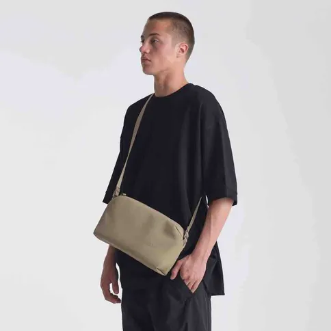 Urth-Dolomite-Camera-Sling-beige-7.jpg