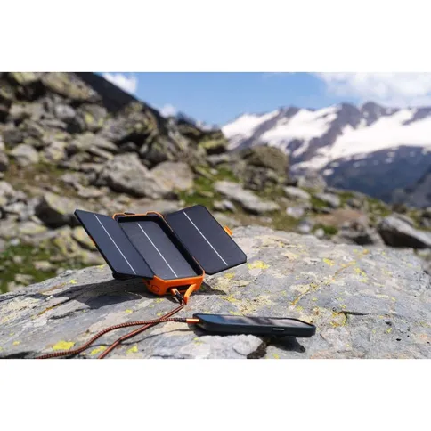 Xtorm-Powerbank-Solar-10000mAh-Rugged_8.jpg
