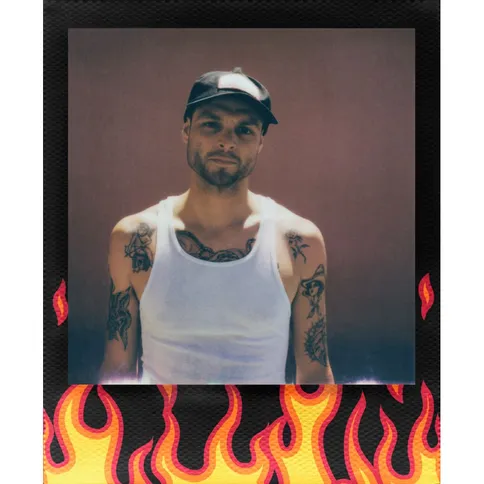 Polaroid-Color-instant-film-for-i-Type-Thrasher-Edition_6.jpg