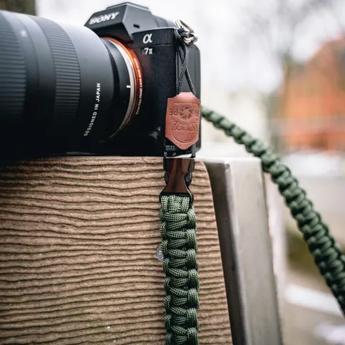 C-Rope-Traveler-camera-strap-Military-Olive-140cm-Paracord_2.jpg
