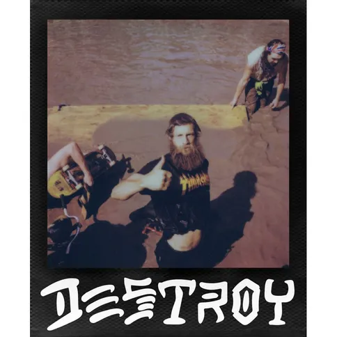 Polaroid-Color-instant-film-for-i-Type-Thrasher-Edition_2.jpg