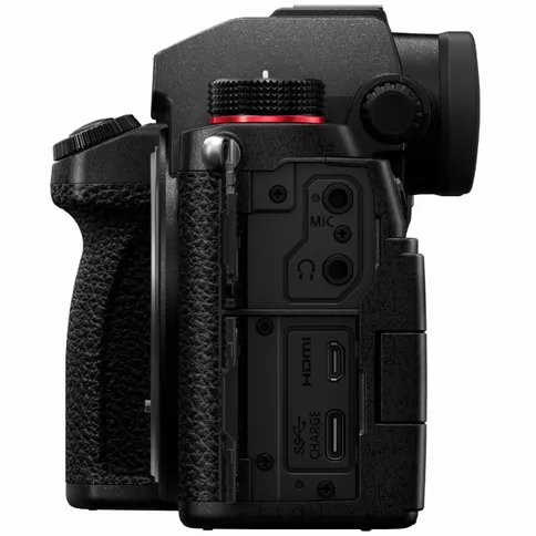panasonic-lumix-s5-6.jpg