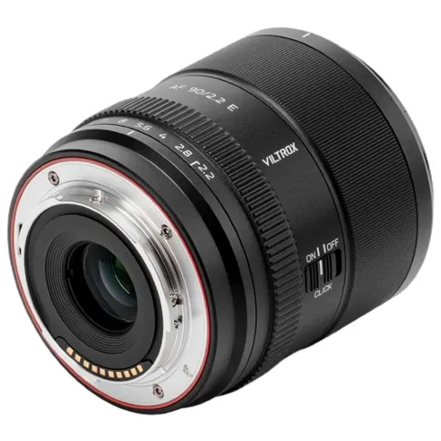 2_Viltrox_AF_90mm_f2.2.jpg