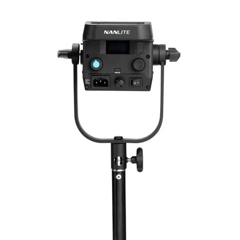 Nanlite-FS-150B-Bi-color-LED-Spot-Light_7.jpg