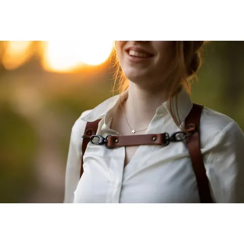 The-Hantler-Chest-strap-Cognac-Brass-33cm_4.jpg