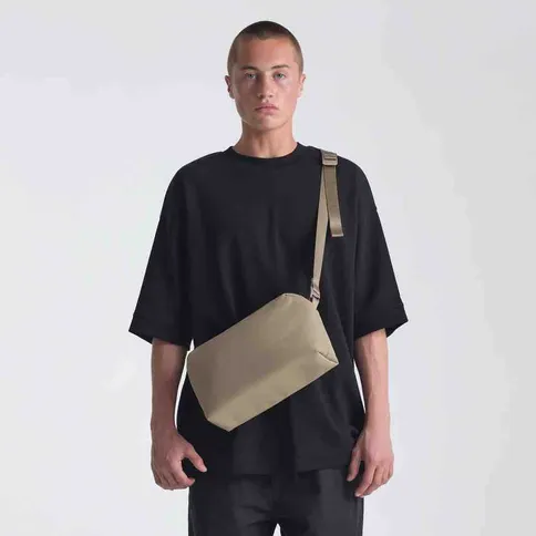 Urth-Dolomite-Camera-Sling-beige-5.jpg