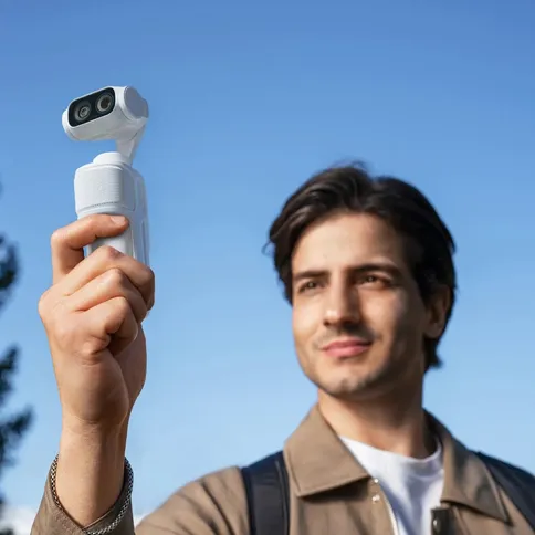 Insta360-Sliding-Protective-Case-for-Luna-white_6.jpg
