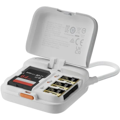 Insta360-2-in-1-Card-Reader-Case_4.jpg