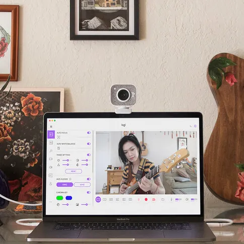 logitech-stream-cam-white_8.jpg