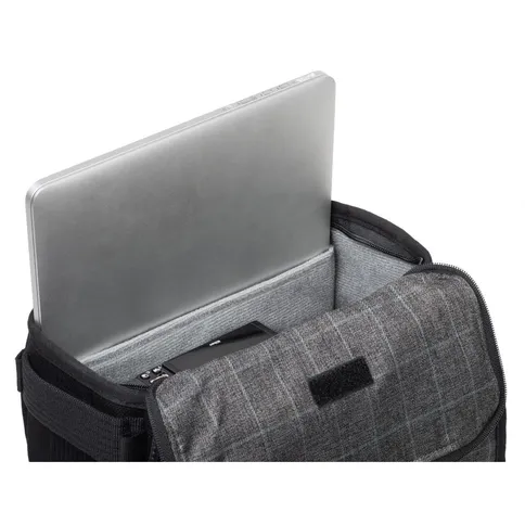 Retrospective-Backpack-15_0002_Retrospective-Backpack-Modular-Pouch-Mounted-Black (1).jpg