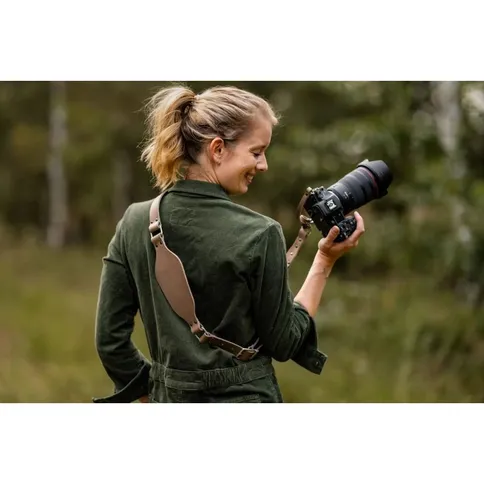 The-Hantler-Camera-Shoulder-strap-Stone-Gray-Brass-Regular_6.jpg