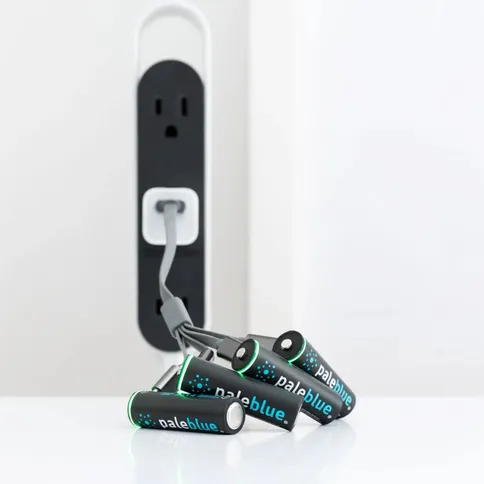 Pale-Blue-4x-AA-Lithium-1-5V-oplaadbare-batterij-met-USB-C_2.jpg
