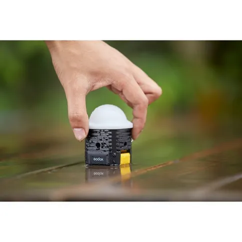 Godox-WL4B-Waterproof-LED-light-with-built-in-battery_10.jpg