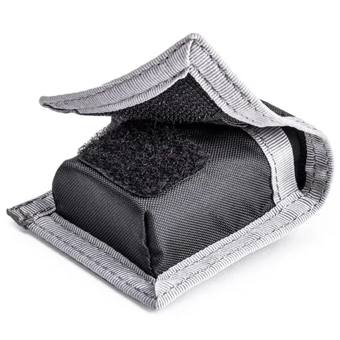 Think-Tank-CF-SD-etui-4.jpg