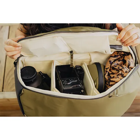 Everyday_Backpack_Zip_20L_Kelp_7.jpg
