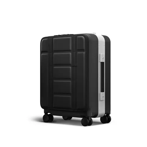 The-Ramverk-Carry-on-Pro-Luggage-Black-Silver_2.jpg