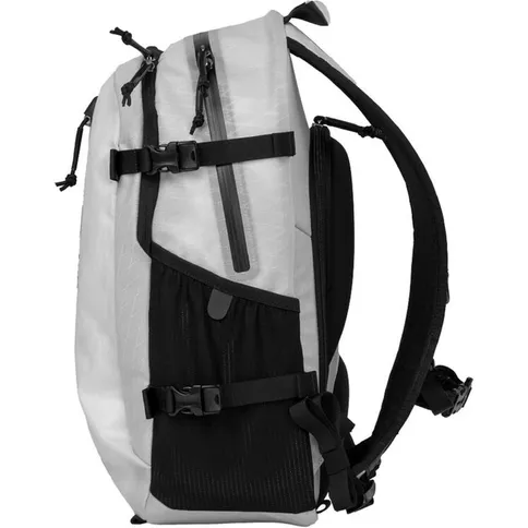F-Stop-Guru-4-AIR-24-Liter-Backpack-Male-Torso-Version-Arctic_7.jpg