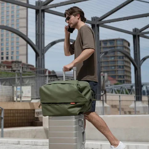 PGYTECH-OneMo-Travel-Backpack-35L-Olive-Green_2.jpg