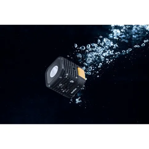 Godox-WL4B-Waterproof-LED-light-with-built-in-battery_11.jpg