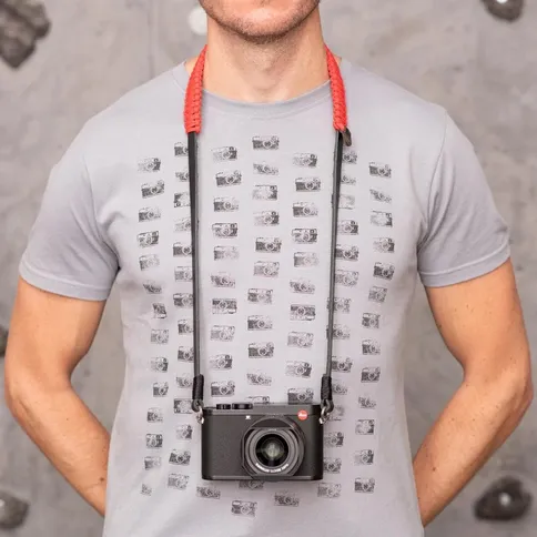 Leica-18897-Paracord-riem-gemaakt-door-COOPH-zwart-rood-100cm_4.jpg