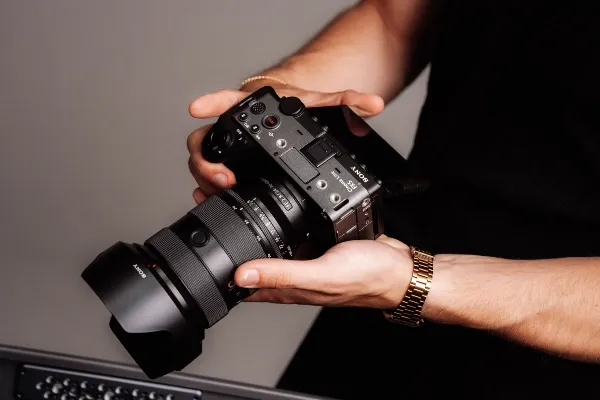 Sony_fx_5_lifestyle_2.webp