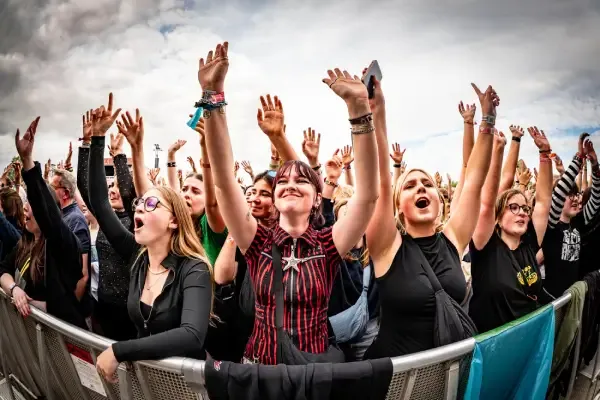 shali-blok-publiek2-rock-werchter.webp