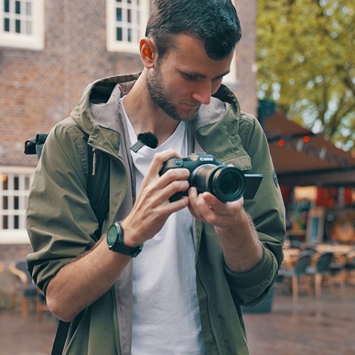 De Canon EOS R7 is de snelle systeemcamera voor de veeleisende hobbyist.