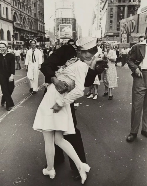 vJ day