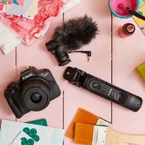 We've listed the content creator cameras for you, so the differences are obvious right away.