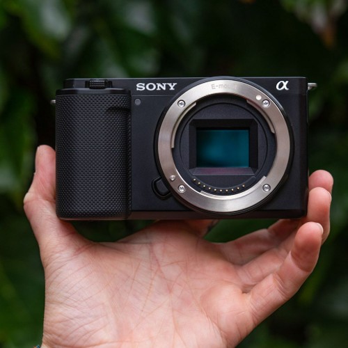 Het is niet meer weg te denken, vloggen! Sony heeft daarom de ZV-E10 vlogcamera uitgebracht voor jou als videomaker.