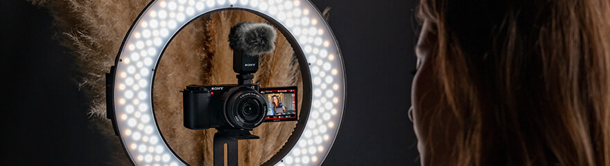 Sony vlog camera ZV-E10